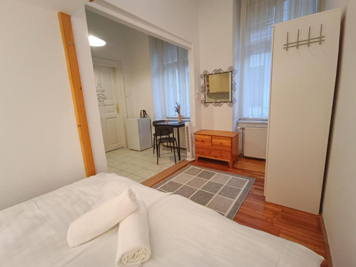 R172 Elitehost Raday Studio Apartment Budapest Esterno foto