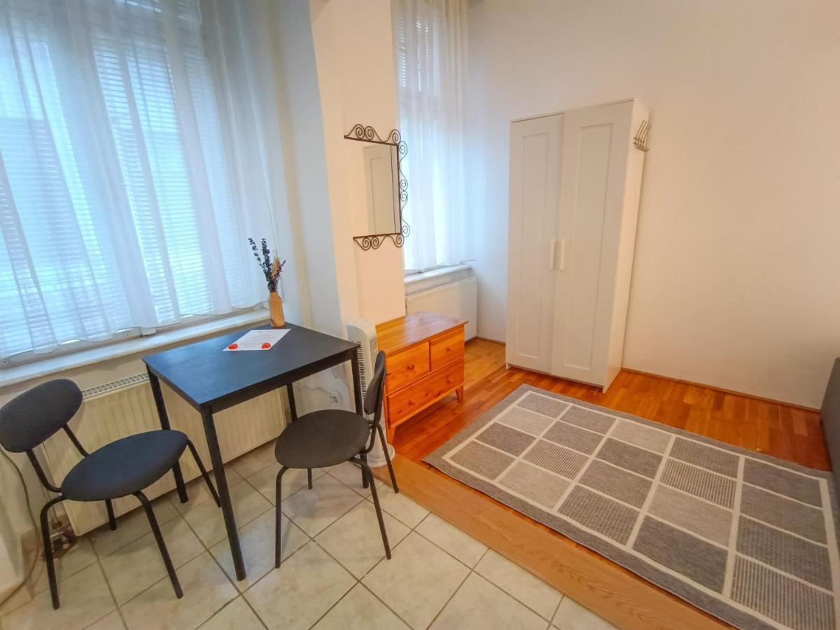 R172 Elitehost Raday Studio Apartment Budapest Esterno foto