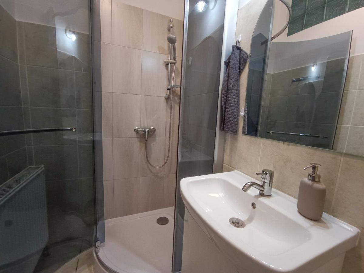 R172 Elitehost Raday Studio Apartment Budapest Esterno foto